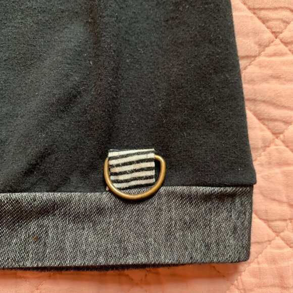 EVE LAVOIE - V neck grey black tees t-shirt with pink print - Medium - Picture 7 of 9